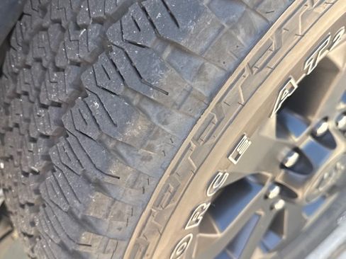 Used 2025 RAM 2500 Laramie AWD/4WD image 10