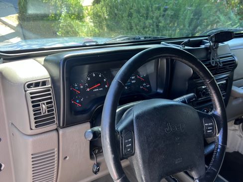 Used 2003 Jeep Wrangler X AWD/4WD image 13