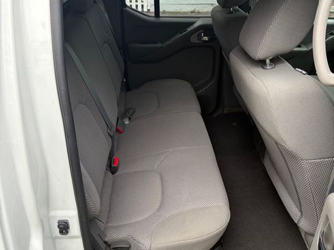 Used 2017 Nissan Frontier SV w/ SV Value Truck Package image 10