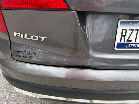 Used 2017 Honda Pilot Touring image 10