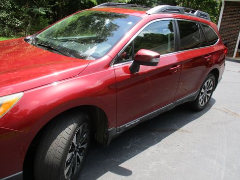 Used 2015 Subaru Outback 2.5i Limited AWD/4WD image 13