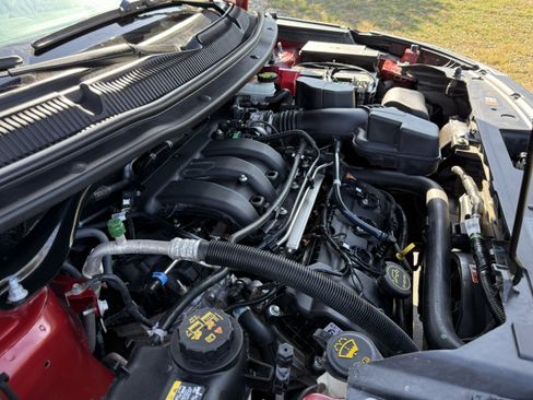 Used 2018 Ford Explorer Limited image 18