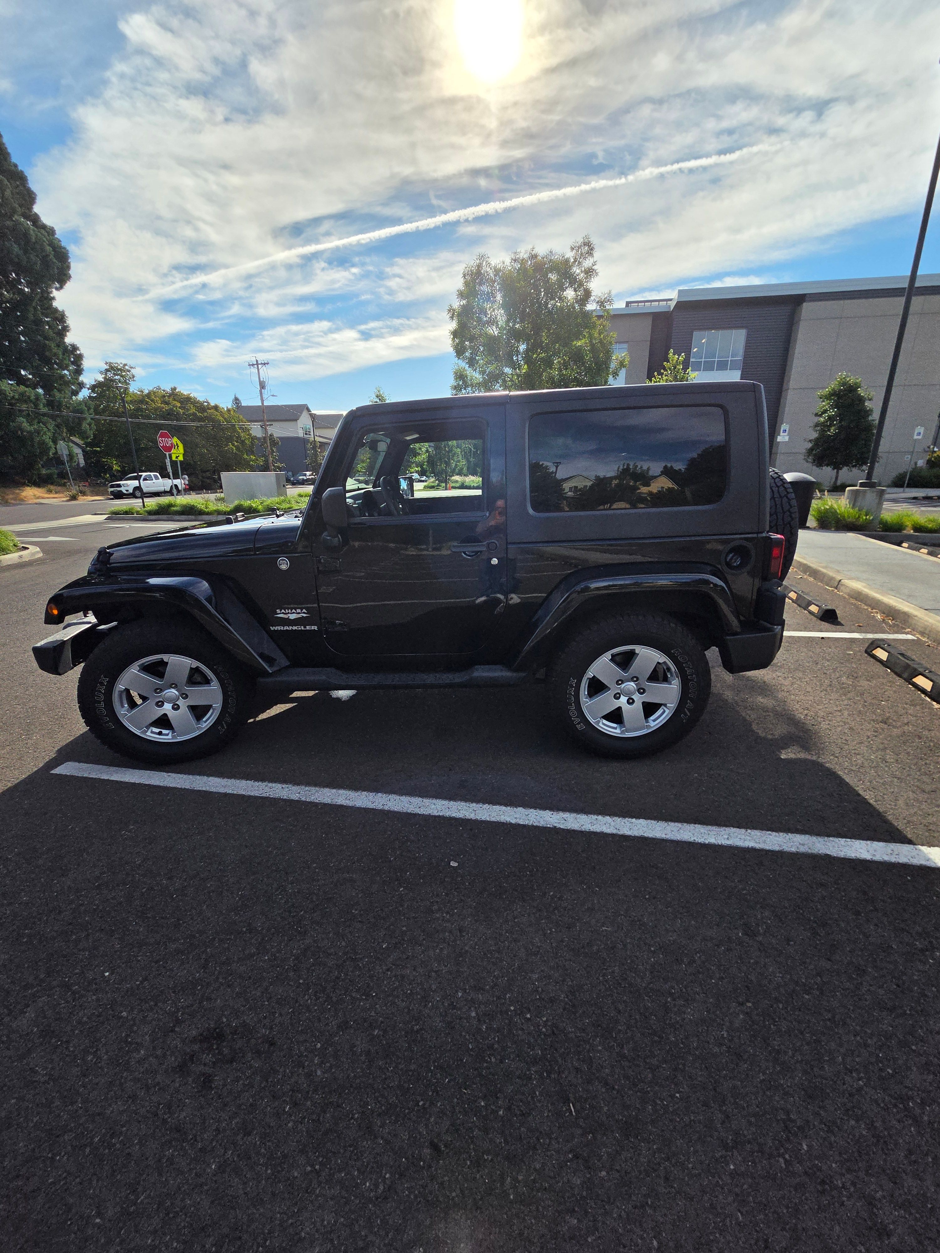 Used 2007 Jeep Wrangler Sahara w/ Dual Top Group AWD/4WD image 6