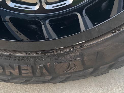 Used 2020 Jeep Wrangler Unlimited Sahara image 10