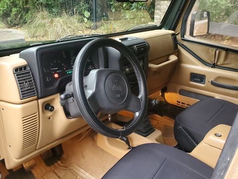 Used 1997 Jeep Wrangler SE image 14