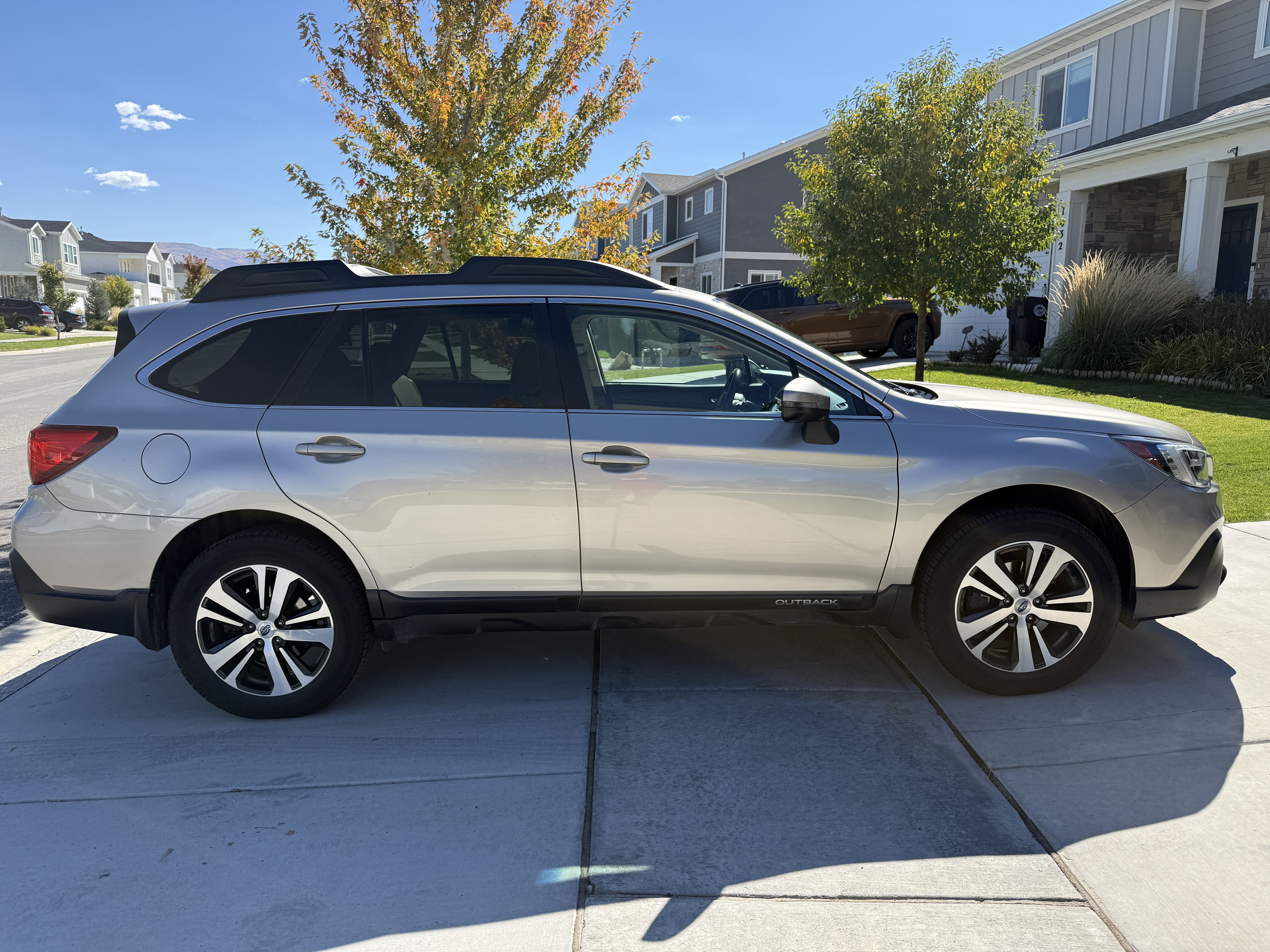 Used 2018 Subaru Outback 3.6R Limited AWD/4WD image 1