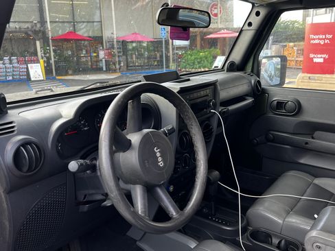 Used 2009 Jeep Wrangler X w/ Mopar Chrome Edition Group image 10