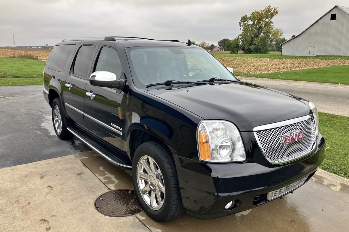 Used 2013 GMC Yukon XL Denali AWD/4WD image 2