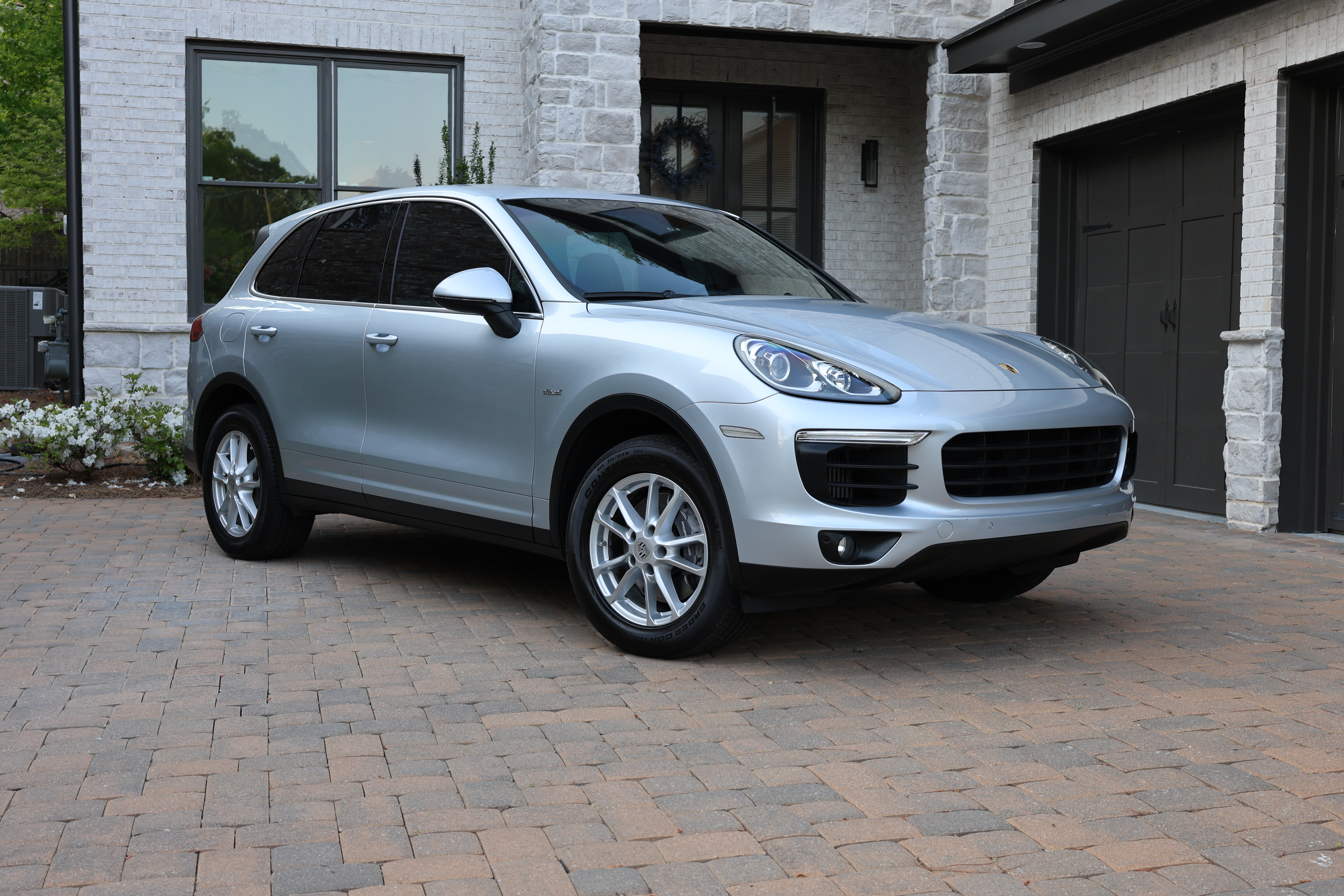 Used 2016 Porsche Cayenne Diesel AWD/4WD image 1