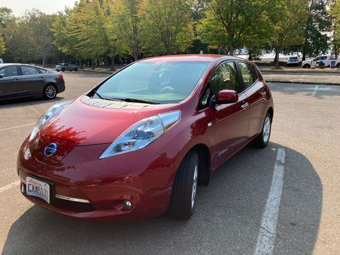 Used 2012 Nissan Leaf SL FWD image 1