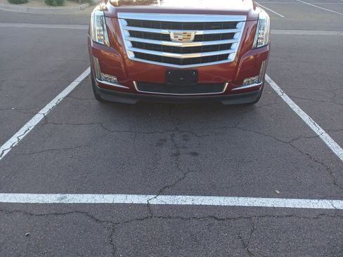 Used 2017 Cadillac Escalade ESV Luxury image 12