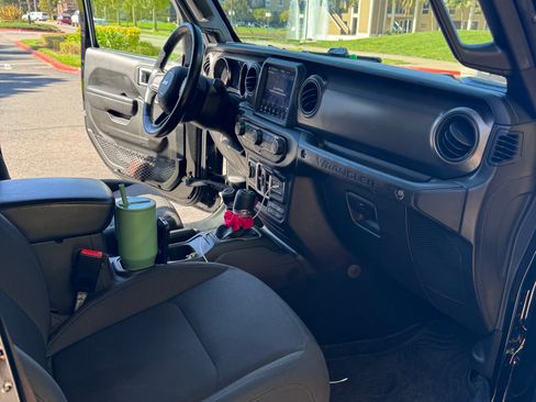 Used 2021 Jeep Wrangler Unlimited Sport image 10