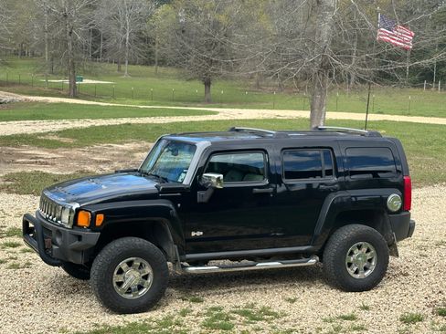 Used 2006 HUMMER H3 w/ Chrome Appearance Package image 2