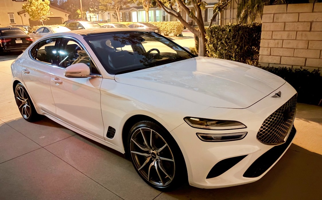 Used 2022 Genesis G70 2.0T w/ Prestige Package RWD image 4