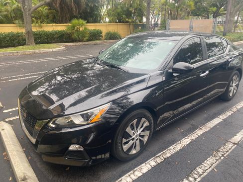 Used 2020 Nissan Altima 2.5 S image 1