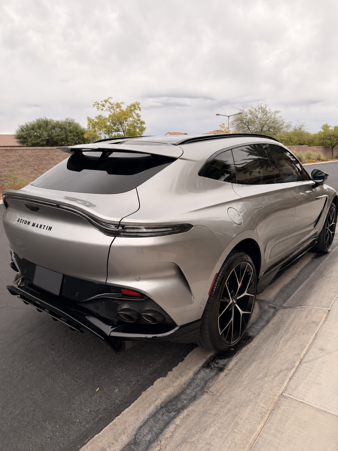 Used 2025 Aston Martin DBX 707 AWD/4WD image 4