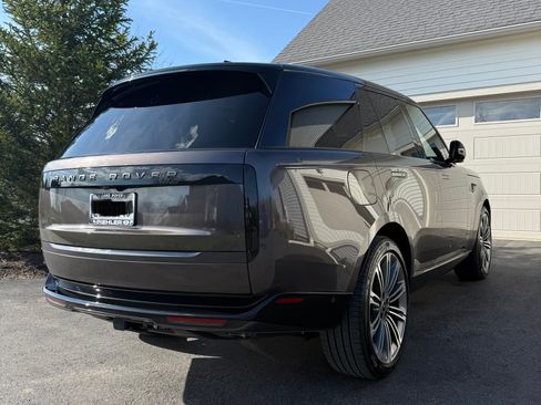 Used 2025 Land Rover Range Rover SE image 10