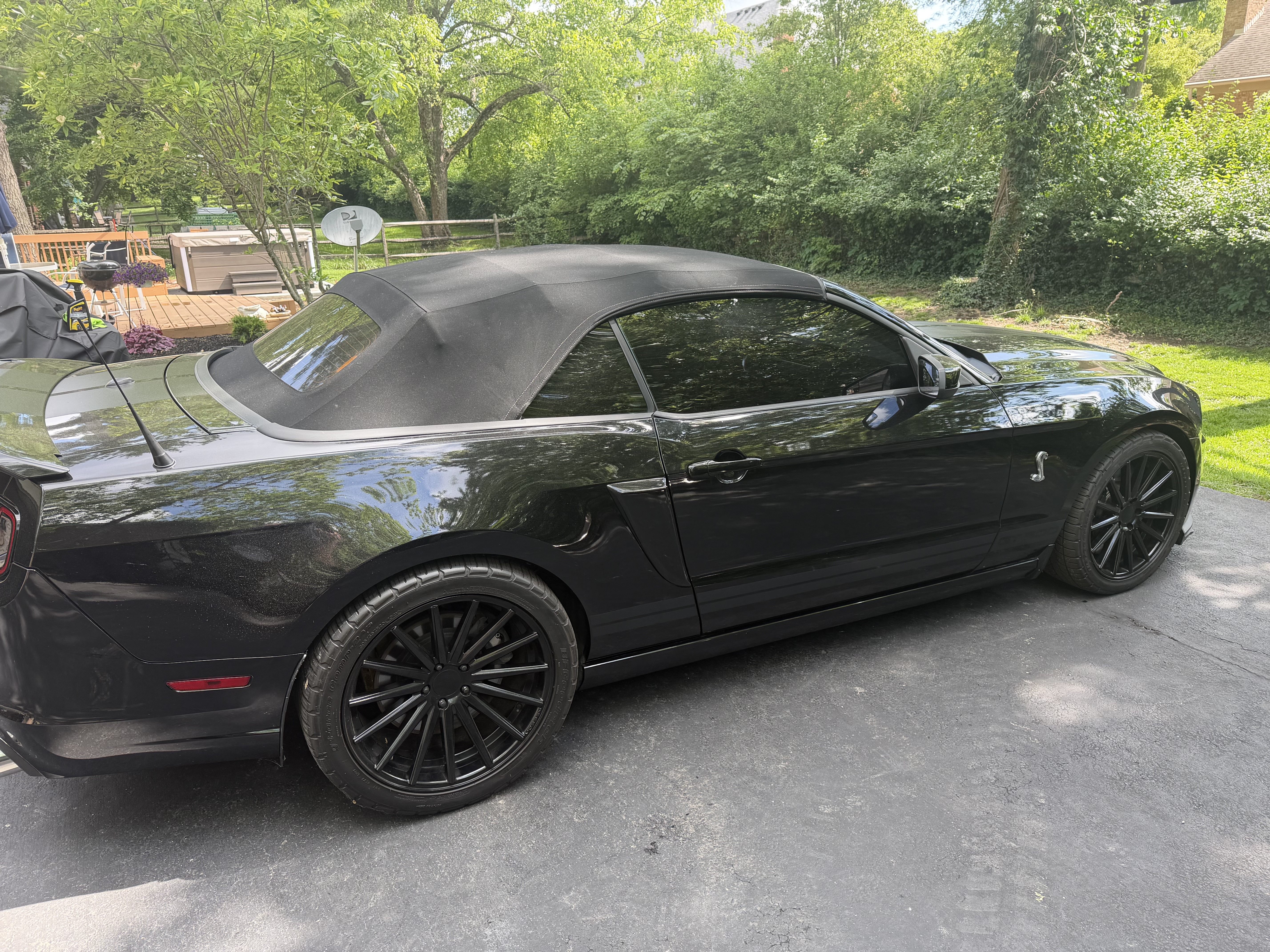 Used 2014 Ford Mustang Shelby GT500 w/ Equipment Group 821A RWD image 16