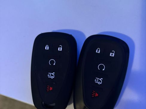 Used 2019 Chevrolet Camaro LT image 2