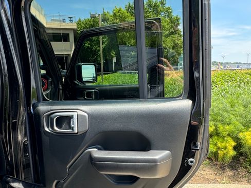 Used 2021 Jeep Gladiator Rubicon w/ LED Lighting Group image 30