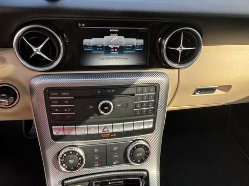 Used 2017 Mercedes-Benz SLC 300 image 10