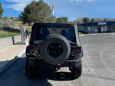 Used 2017 Jeep Wrangler Sport AWD/4WD image 5