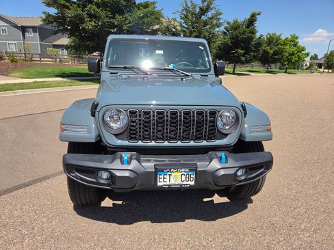 Used 2024 Jeep Wrangler Unlimited w/ Convenience Group AWD/4WD image 2