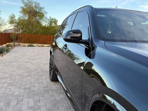 Used 2022 BMW X5 M50i w/ Executive Package image 17