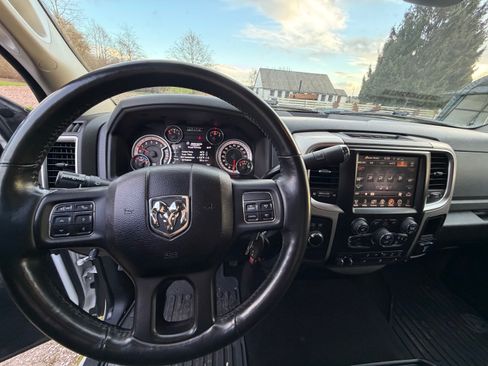 Used 2016 RAM 3500 Big Horn image 9