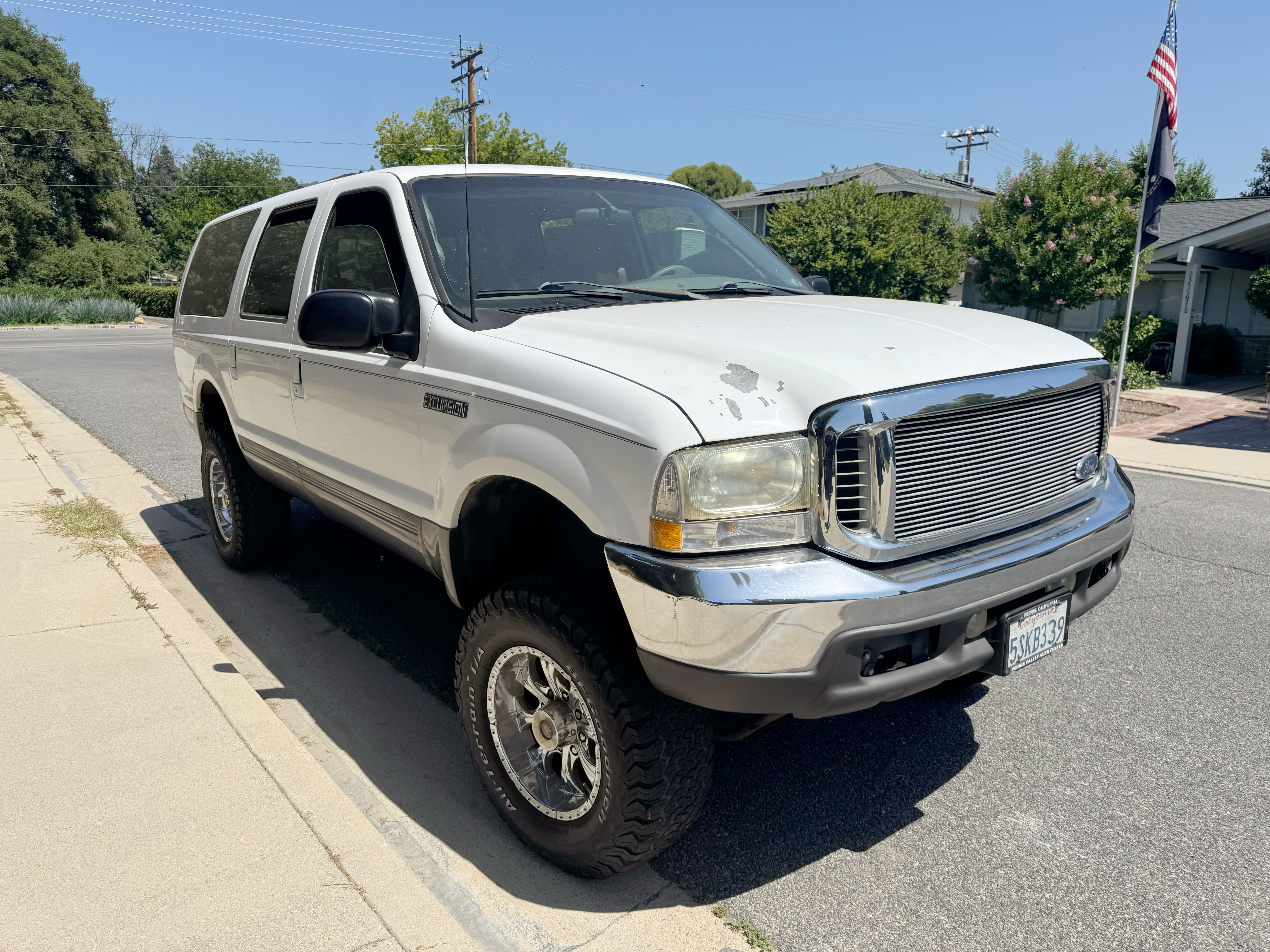 Used 2001 Ford Excursion XLT RWD image 2