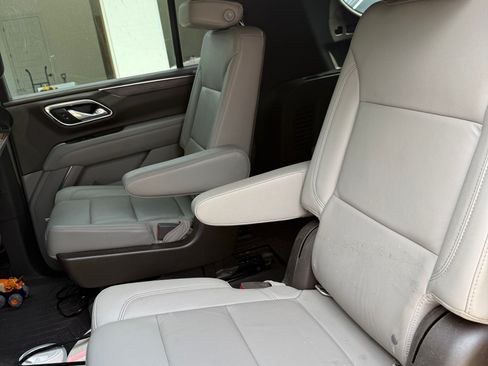 Used 2021 Chevrolet Suburban Z71 w/ Z71 Off-Road Package AWD/4WD image 6