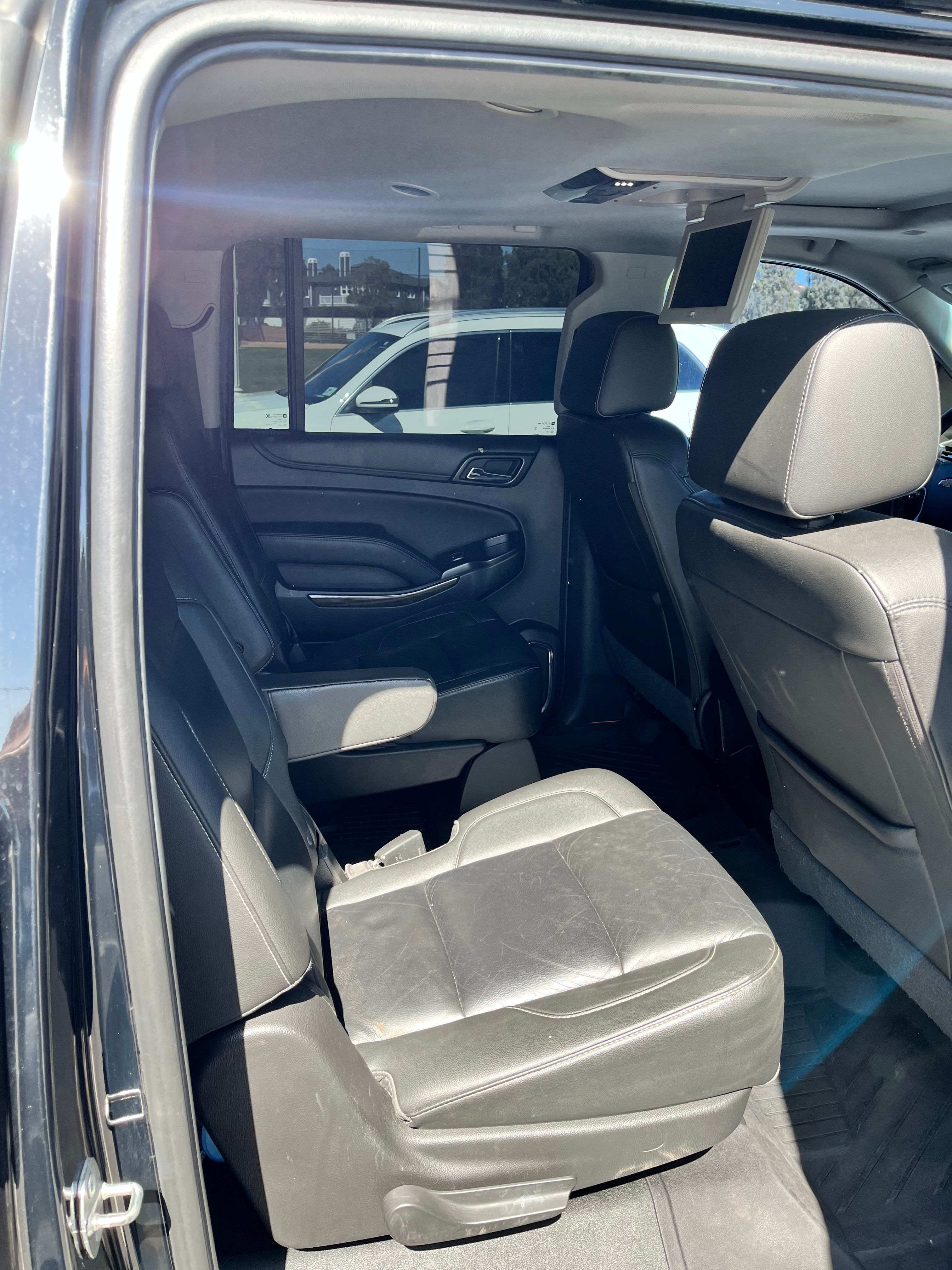 Used 2018 Chevrolet Suburban LT AWD/4WD image 5