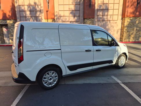 Used 2016 Ford Transit Connect XLT image 9