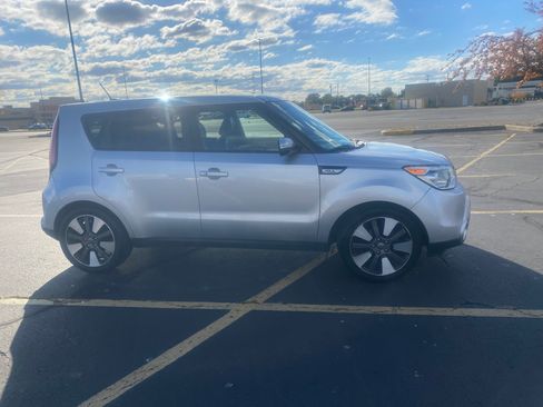 Used 2015 Kia Soul ! w/ Sun & Sound Package image 5