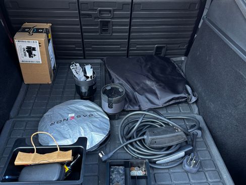 Used 2023 Tesla Model Y Performance image 19