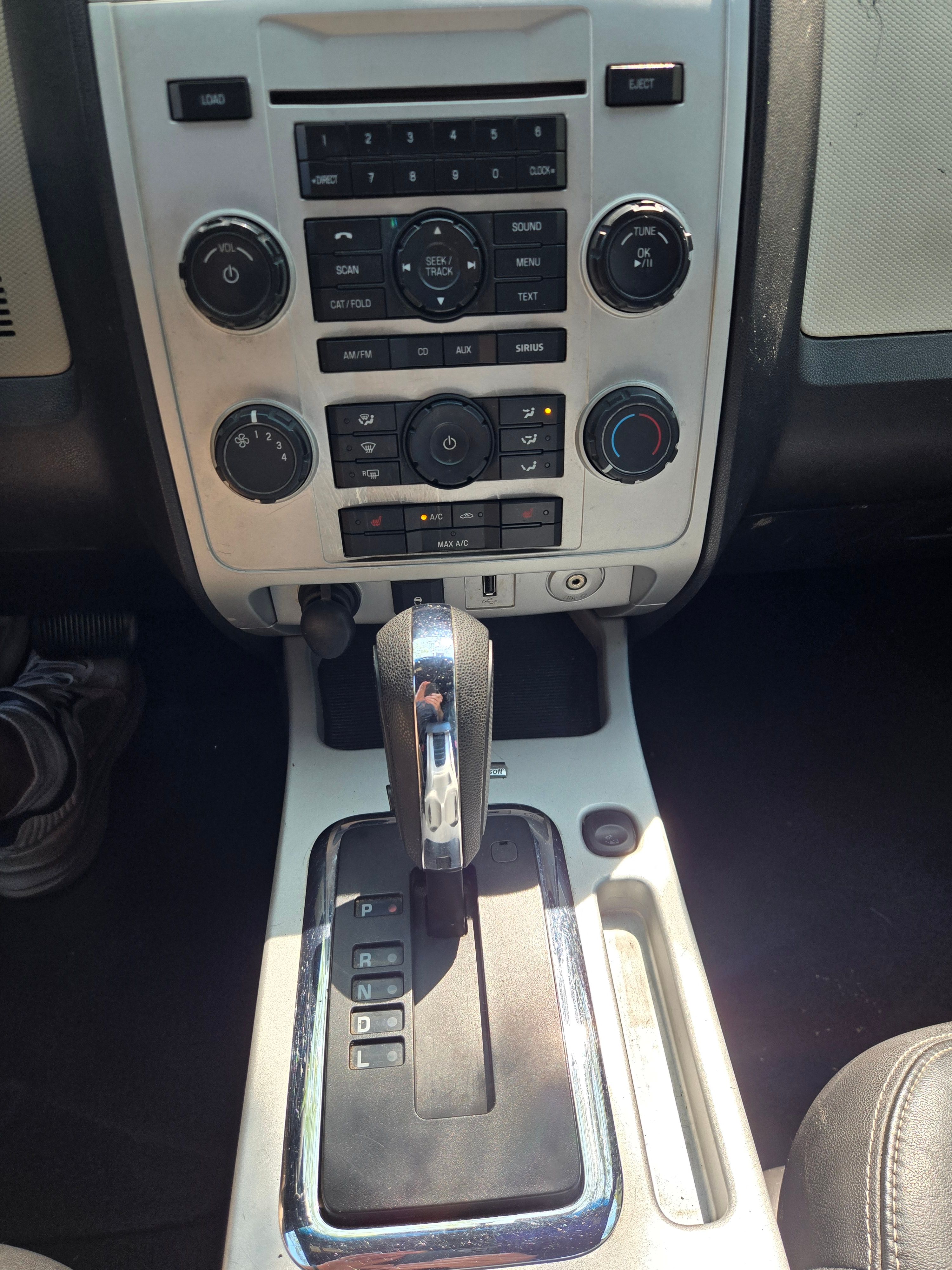 Used 2010 Mercury Mariner Premier FWD image 11