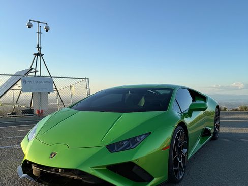 Used 2021 Lamborghini Huracan EVO image 5
