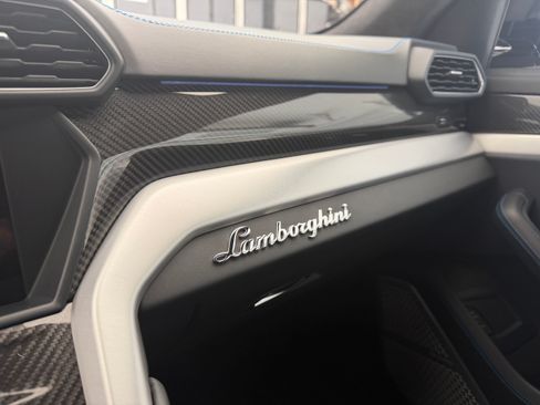 Used 2019 Lamborghini Urus image 15
