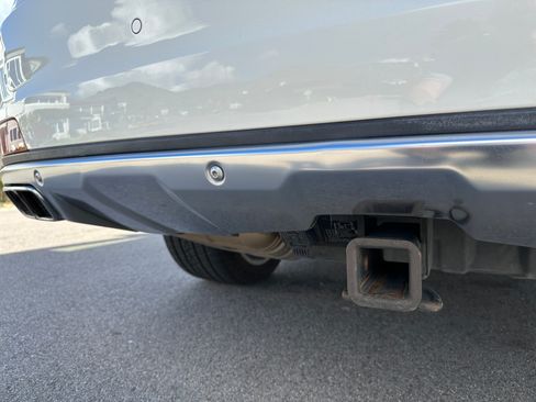 Used 2010 Mercedes-Benz GL 550 GL 550 Sport Utility 4D image 10