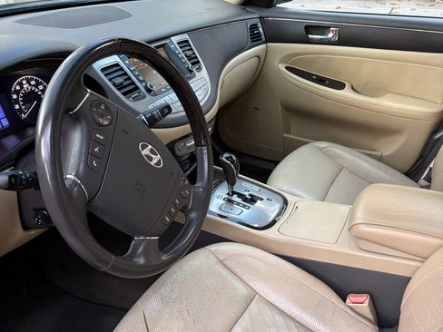 Used 2010 Hyundai Genesis 4.6 image 13