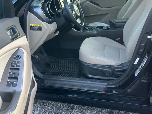 Used 2015 Kia Optima LX FWD image 5