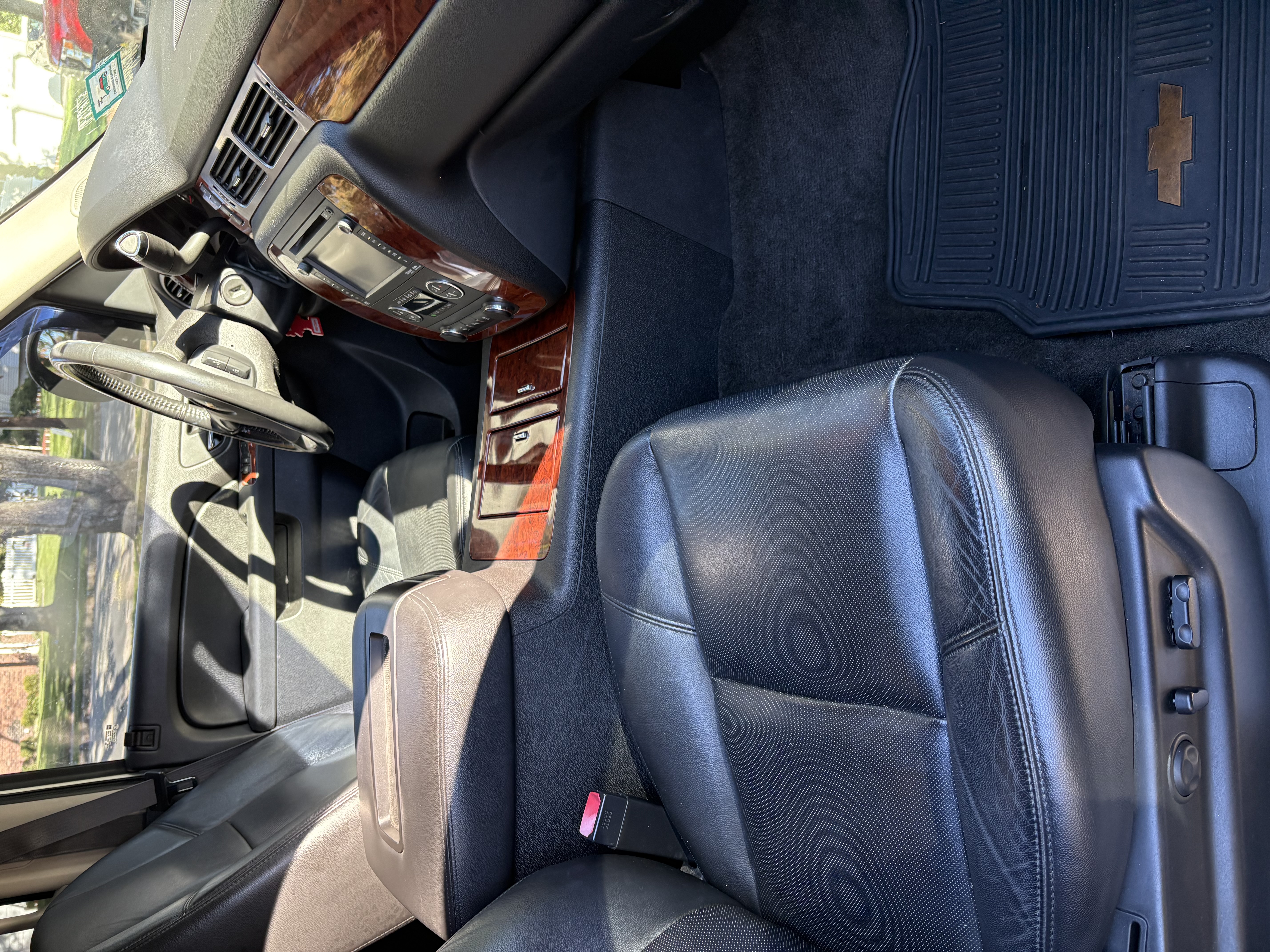 Used 2012 Chevrolet Avalanche LTZ AWD/4WD image 25