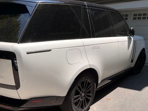 Used 2024 Land Rover Range Rover SE AWD/4WD image 9