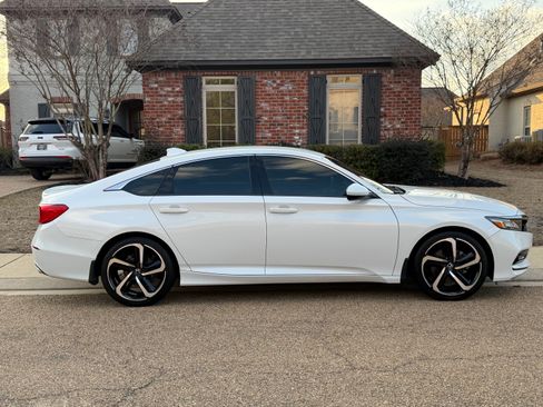 Used 2019 Honda Accord Sport image 8