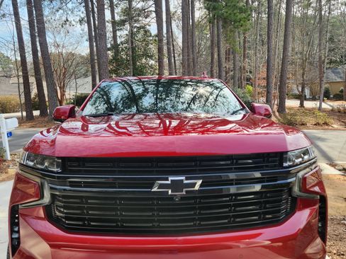 Used 2024 Chevrolet Suburban RST w/ Luxury Package image 4