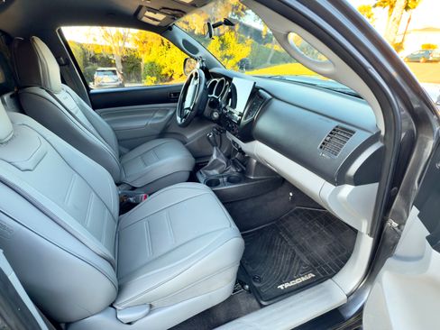 Used 2013 Toyota Tacoma 4x4 Regular Cab image 13