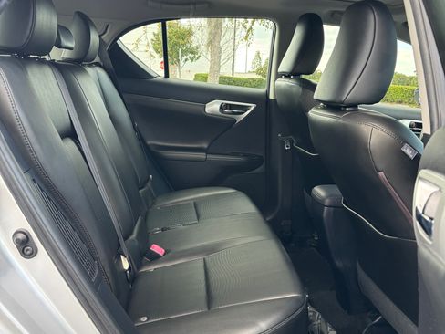 Used 2011 Lexus CT 200h Premium w/ Premium Audio Pkg image 8