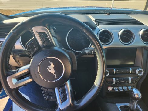 Used 2019 Ford Mustang Premium RWD image 4