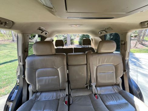 Used 2011 Toyota Land Cruiser w/ Upgrade Pkg image 15