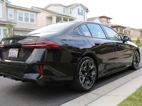 Used 2024 BMW i5 eDrive40i w/ M Sport Package RWD image 4